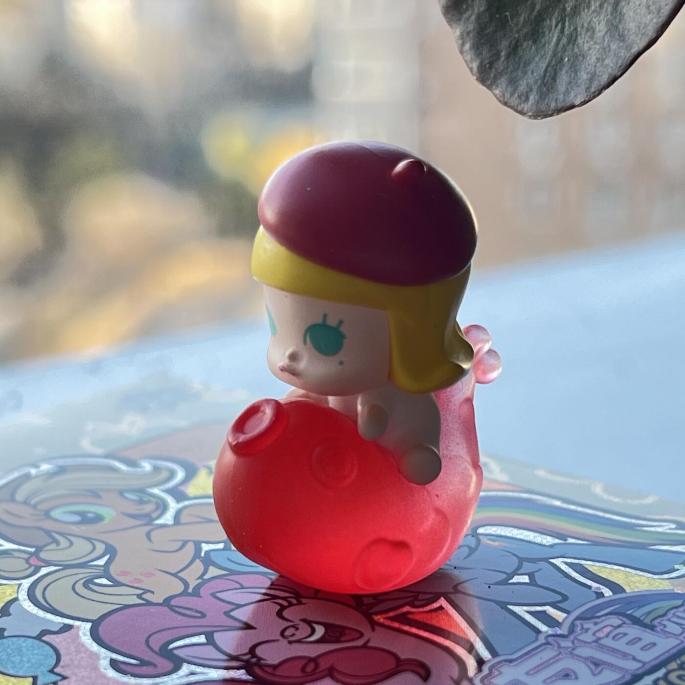 锦色铺子的潮玩拍第六期🌸🌸   泡泡玛特  遇见锦鲤系列萌粒 Molly 鸿运锦鲤 尺寸约20mmX35mm