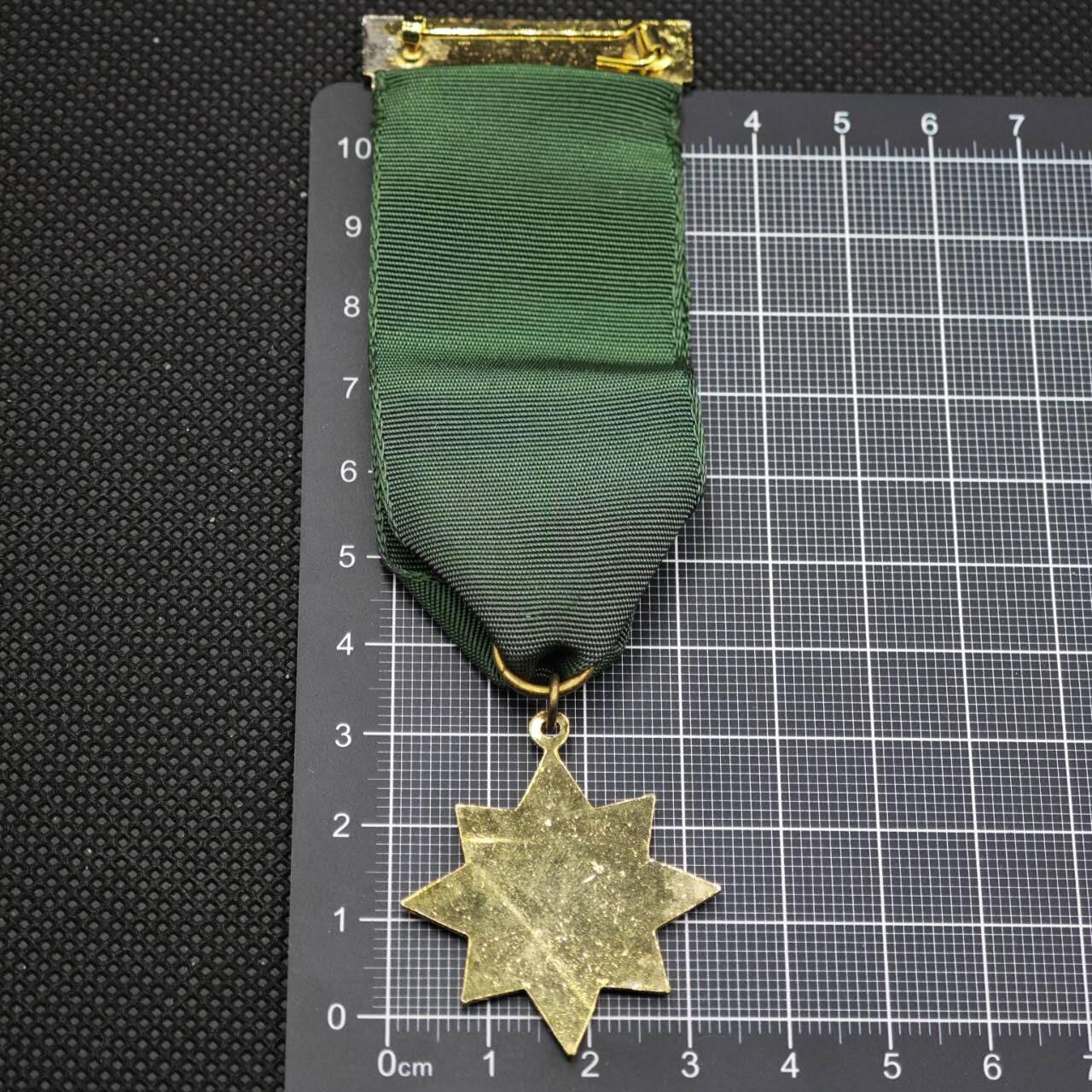 【淘币小摊】限时拍第八百二十三拍  纪念章场  满百包邮可预留两周  周一统一发货     1975年安全驾驶竞赛奖章