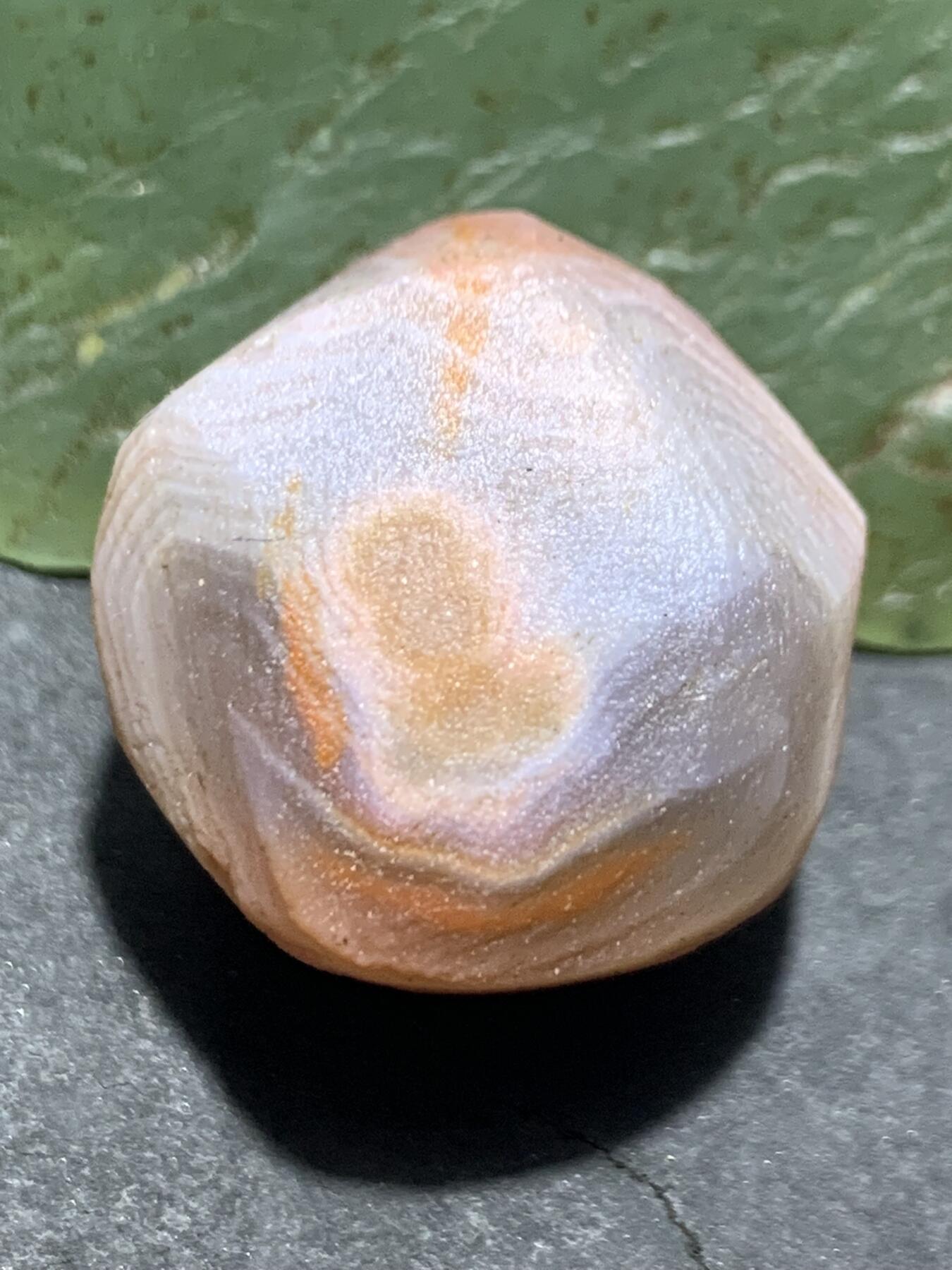 精美红白南红玛瑙明料原石一颗，