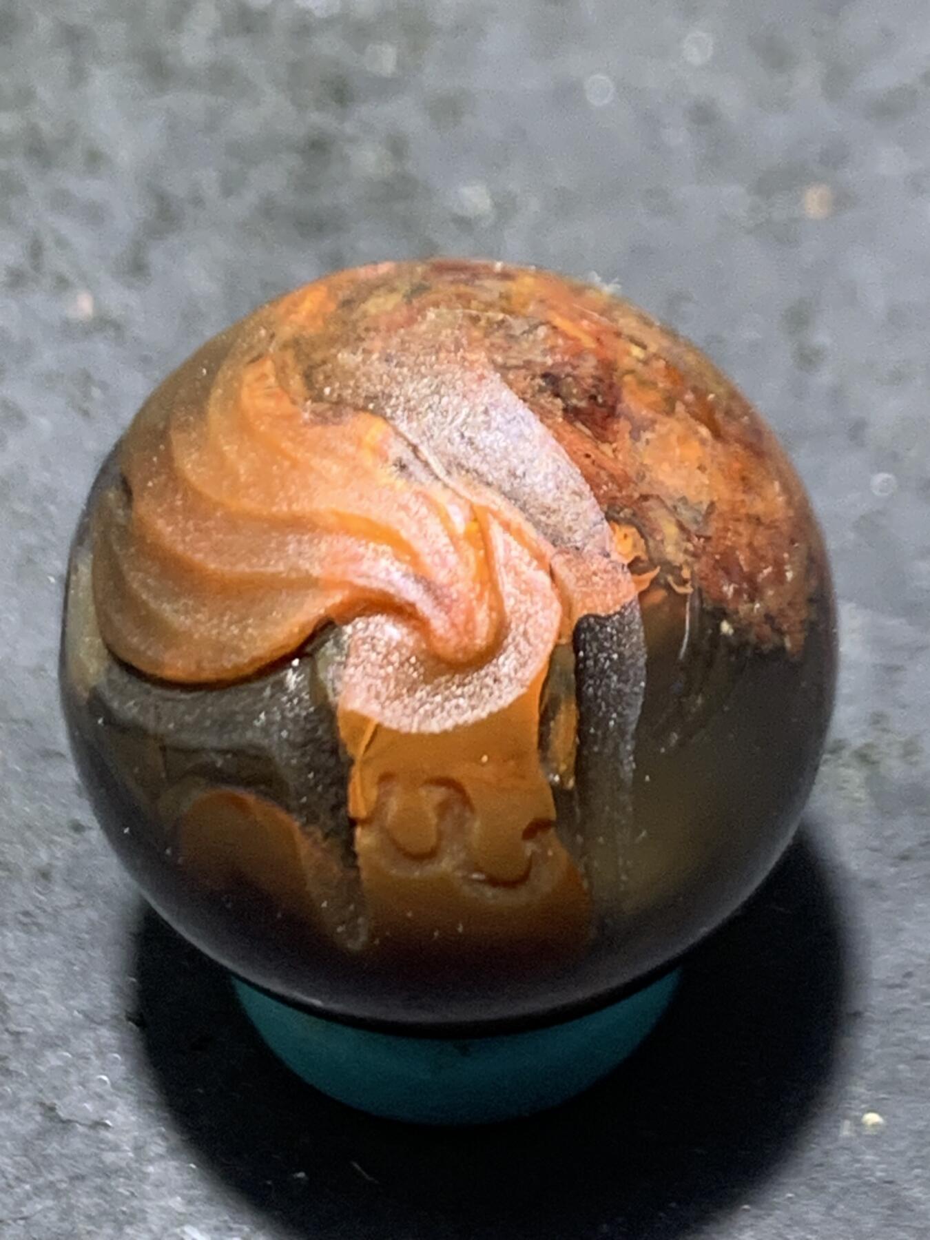 精美亚光战国红玛瑙手工俏色巧雕火烛珠一颗！