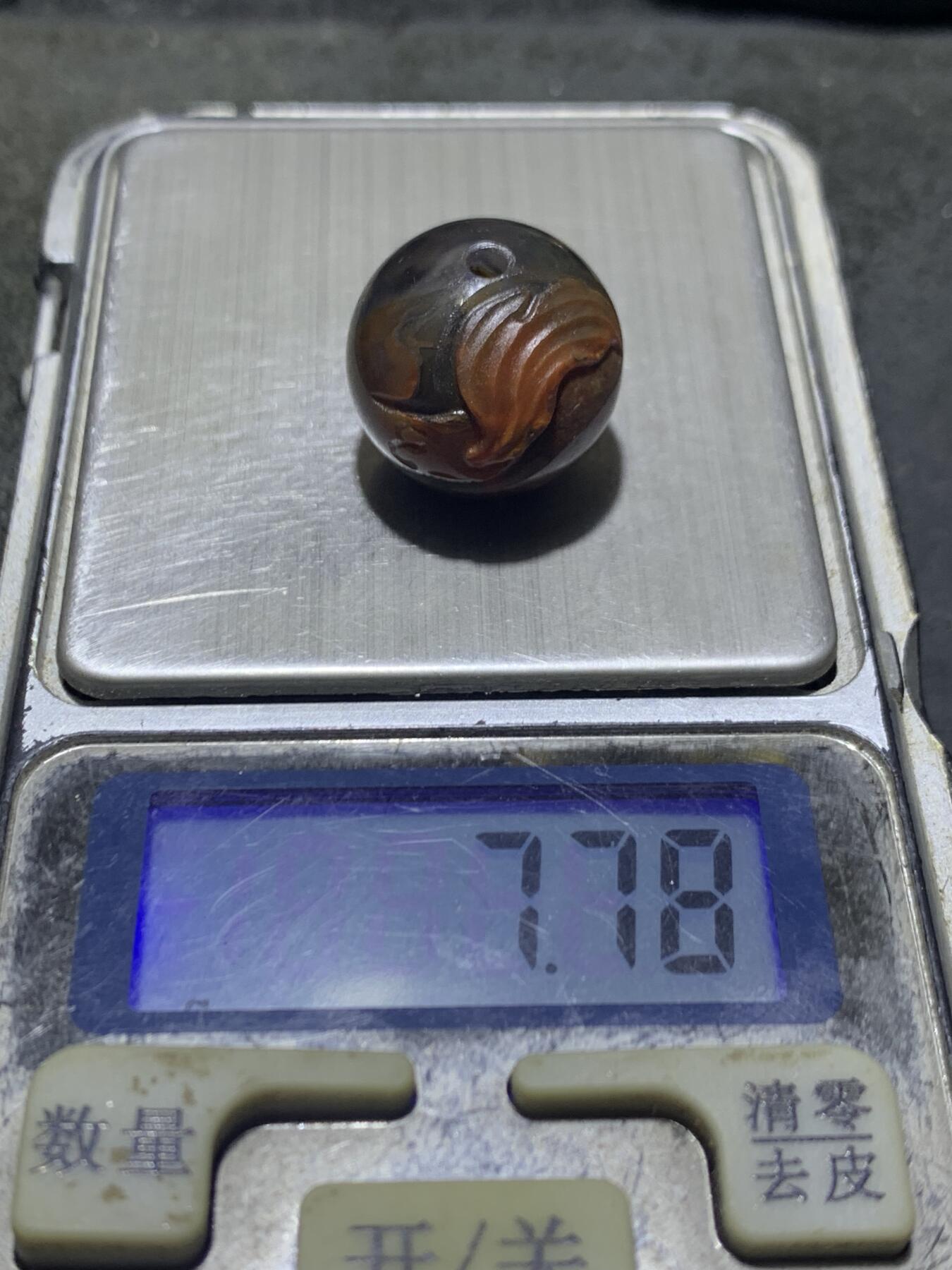 精美亚光战国红玛瑙手工俏色巧雕火烛珠一颗！