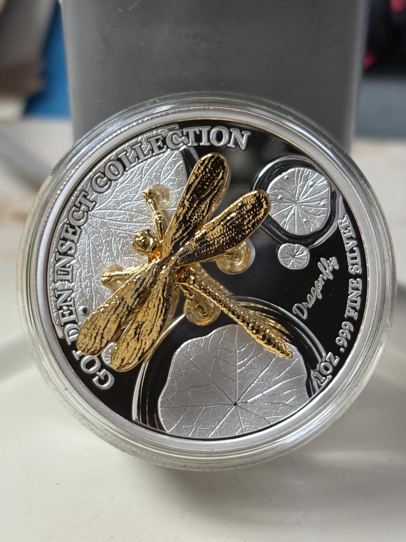 第185期拍卖 萨摩亚2022年黄金昆虫系列1盎司纪念银币3枚全，999银，1盎司*3，发行999枚，稍有氧化