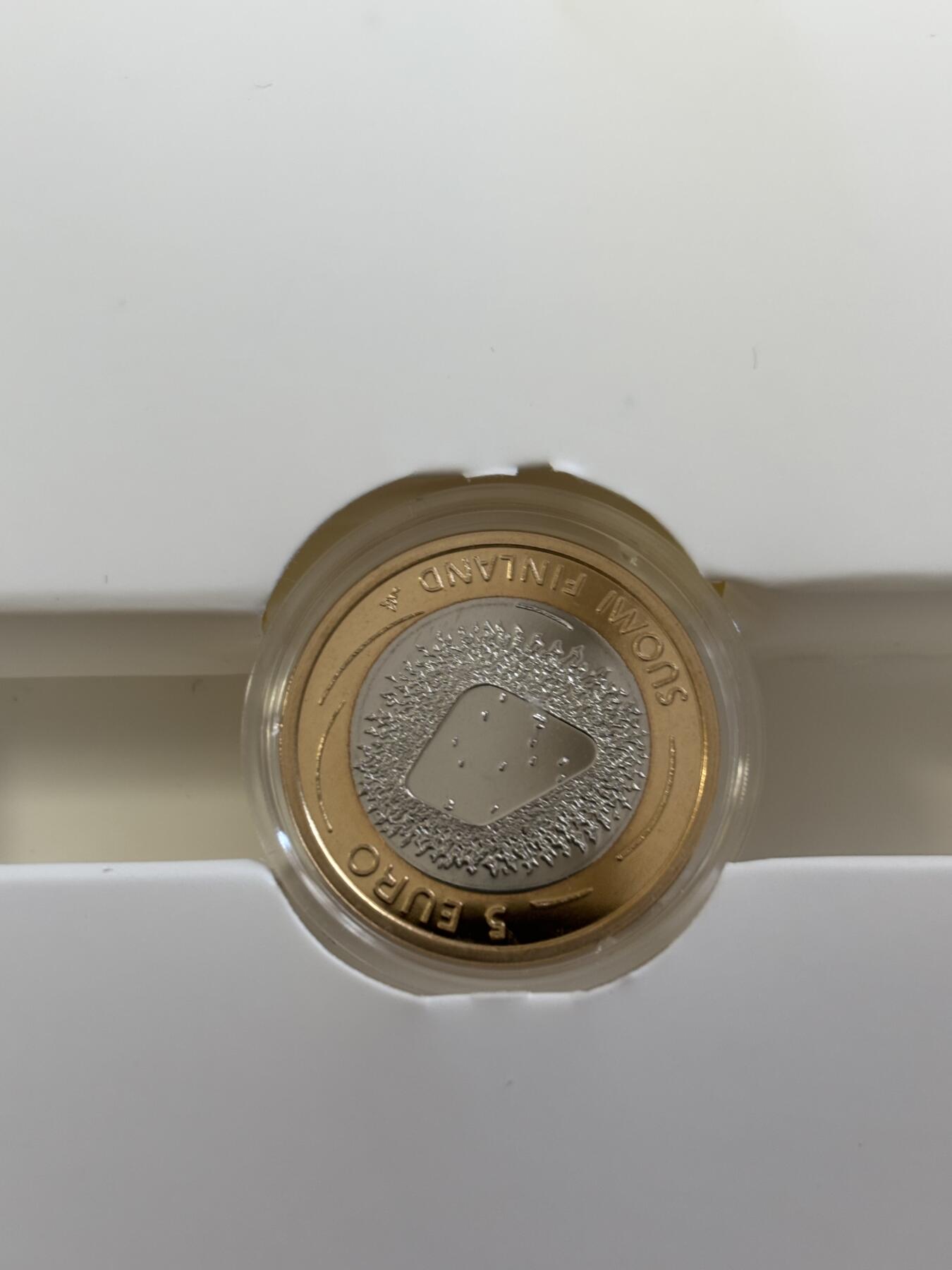 第184期拍卖 芬兰2022年曲棍球5欧双色精制纪念币