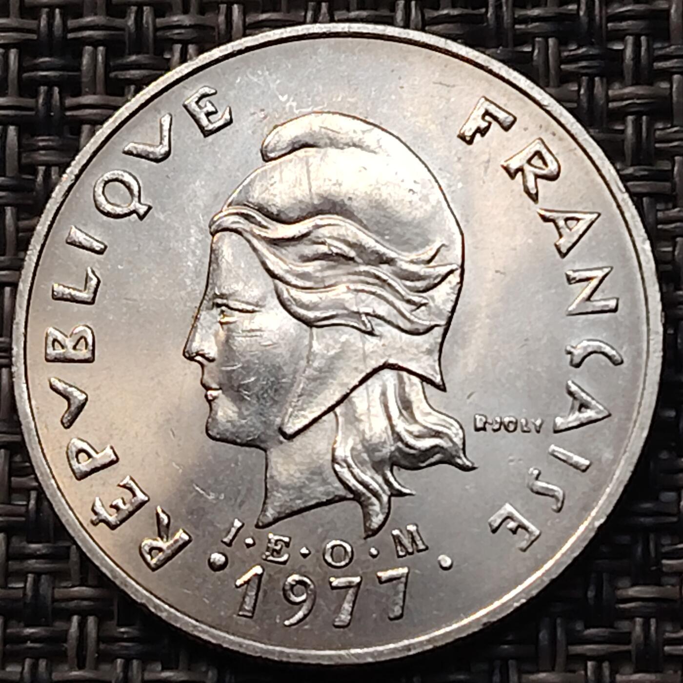 布加迪🐬～世界钱币(上海)🌾第 263 期 /  各国套币和散币 新克里多尼亚 1977年 20法郎镍币 好品相