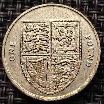 布加迪🐬～世界钱币(上海)🌾第 263 期 /  各国套币和散币 - 英国🇬🇧 2014年 1镑