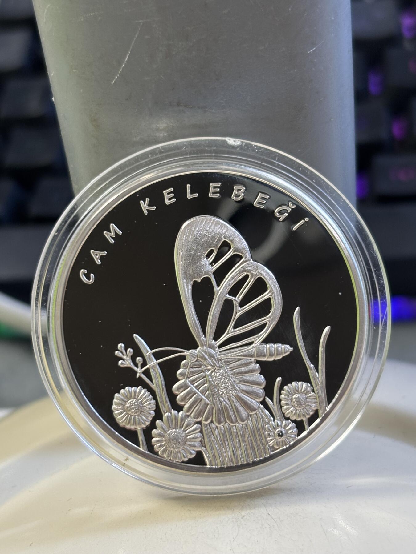 第184期拍卖 土耳其2017年珍稀动物系列蝴蝶1盎司精制纪念银币，925银，发行量2000枚，有氧化，银价399