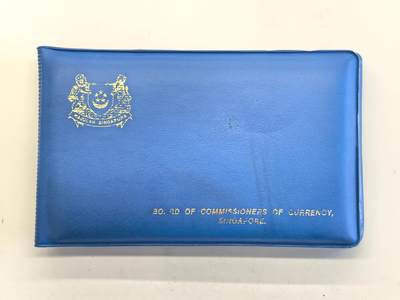 博洋堂世界钱币拍卖第150期（全场包邮） - 新加坡1982狗年6枚套币蓝皮本 原包装 品相如图