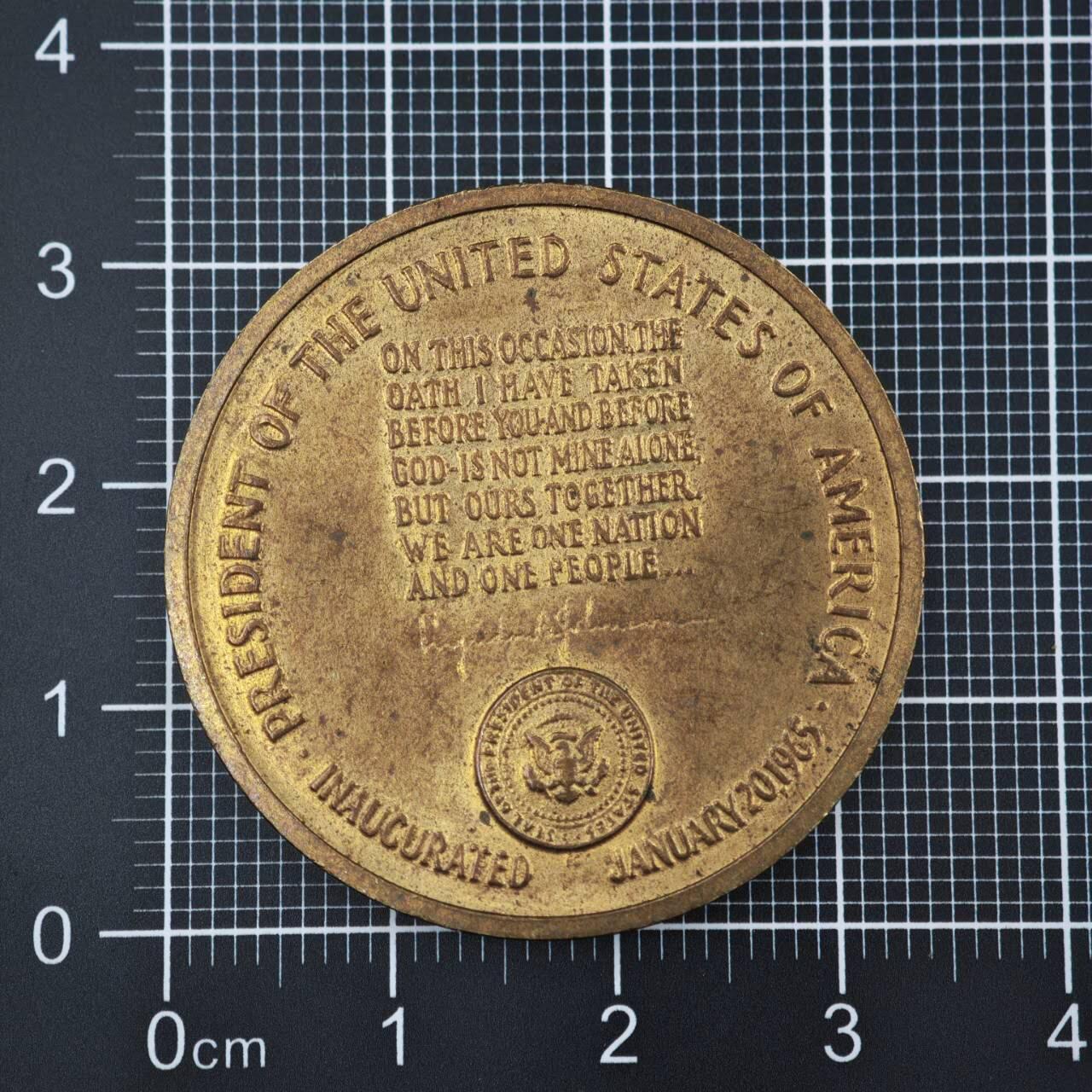 【淘币小摊】限时拍第八百二十三拍  纪念章场  满百包邮可预留两周  周一统一发货  美国约翰逊总统纪念章