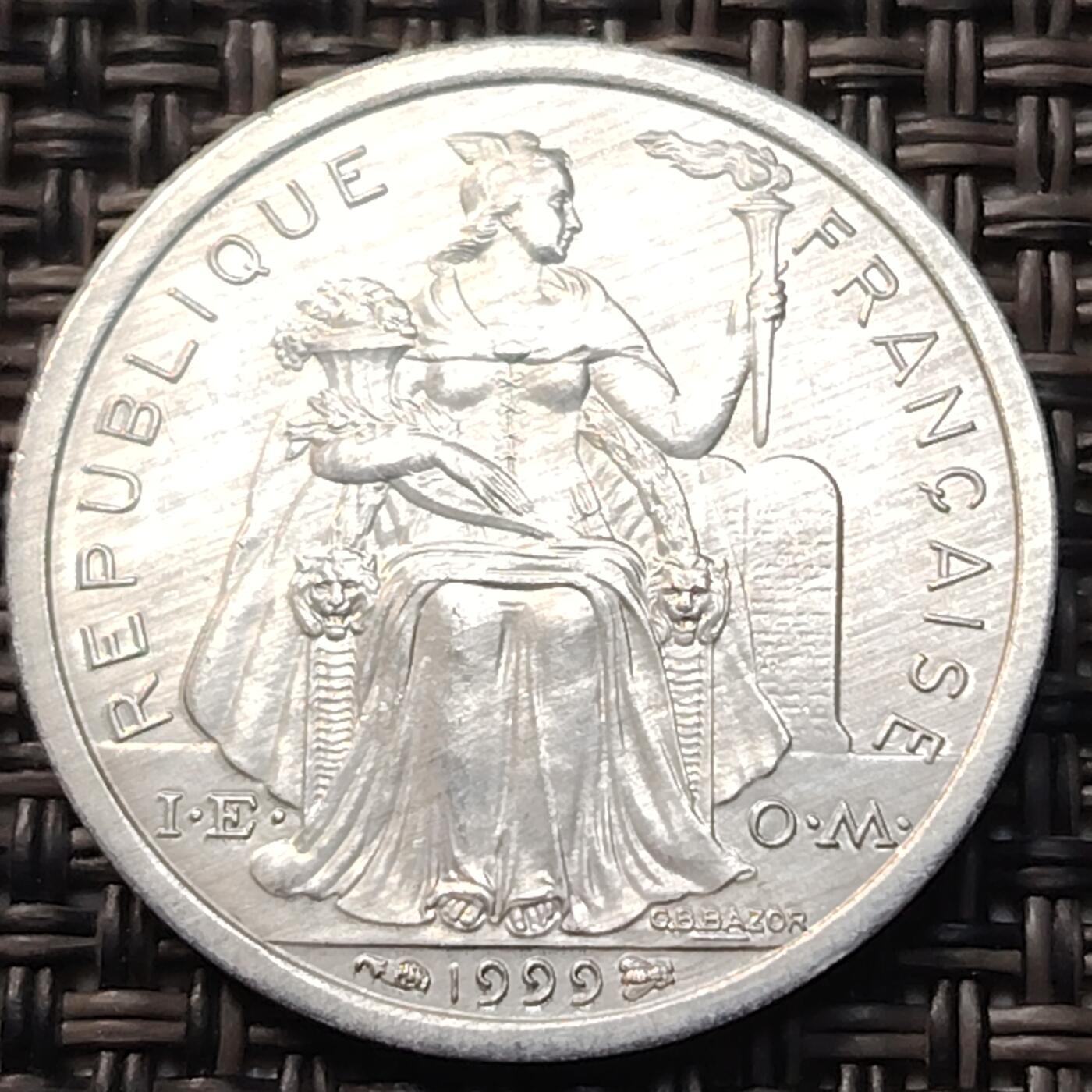 布加迪🐬～世界钱币(上海)🌾第 263 期 /  各国套币和散币 波利尼西亚 1999年 1法郎铝币