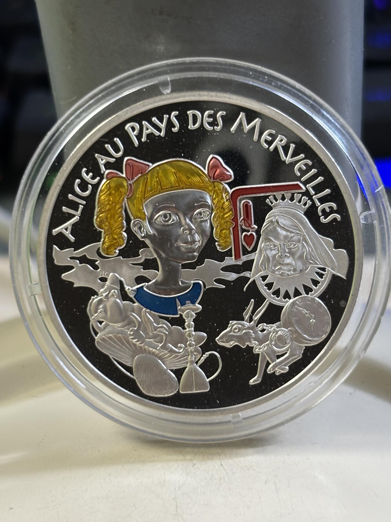 第184期拍卖 法国2003年童话系列匹诺曹彩色纪念银币3，900银，22.2克银价277