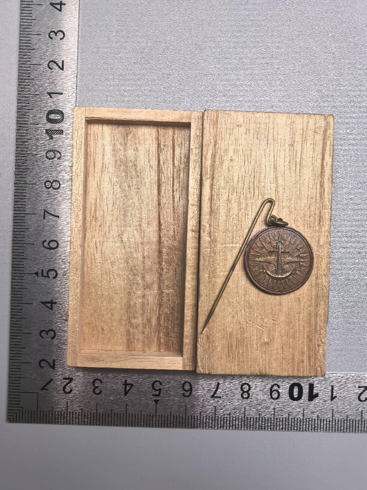 小驴勋章奖章收藏12月06日周六晚六点拍卖（珍爱和平，收藏战争，铭记历史，勿忘国耻，忠党爱国。有偿代拍，送拍规则在简介最后，参拍须阅读规则后再参拍，关系到运费包装发货时效真假辨别等关键信息，拍卖时不再发原图，看大图店主微信码在拍卖店铺介绍里） 义勇舰队建设章