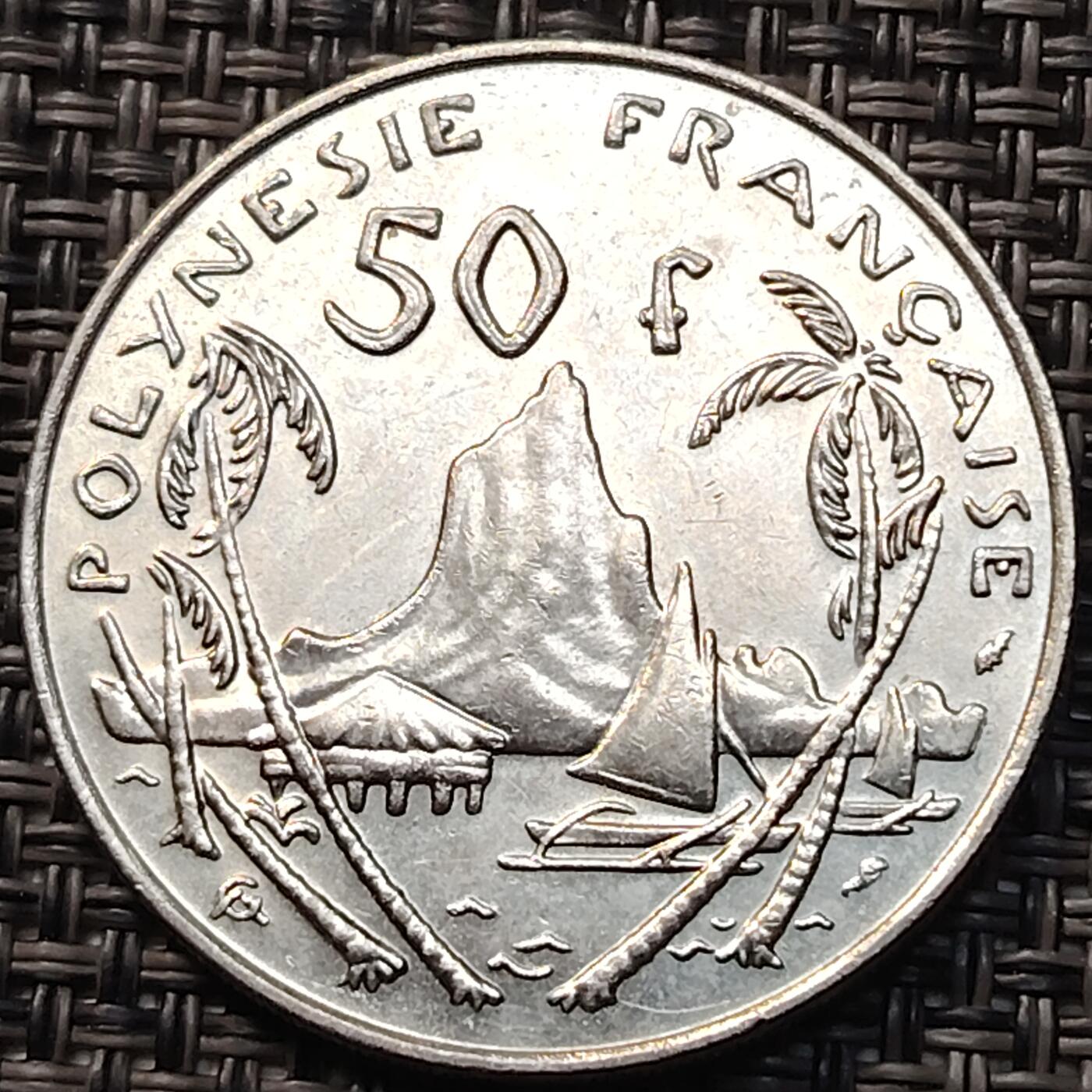 布加迪🐬～世界钱币(上海)🌾第 263 期 /  各国套币和散币 波利尼西亚 1988年 50法郎镍币