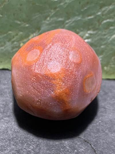 精美红白南红玛瑙明料原石一颗， - 精美红白南红玛瑙明料原石一颗，