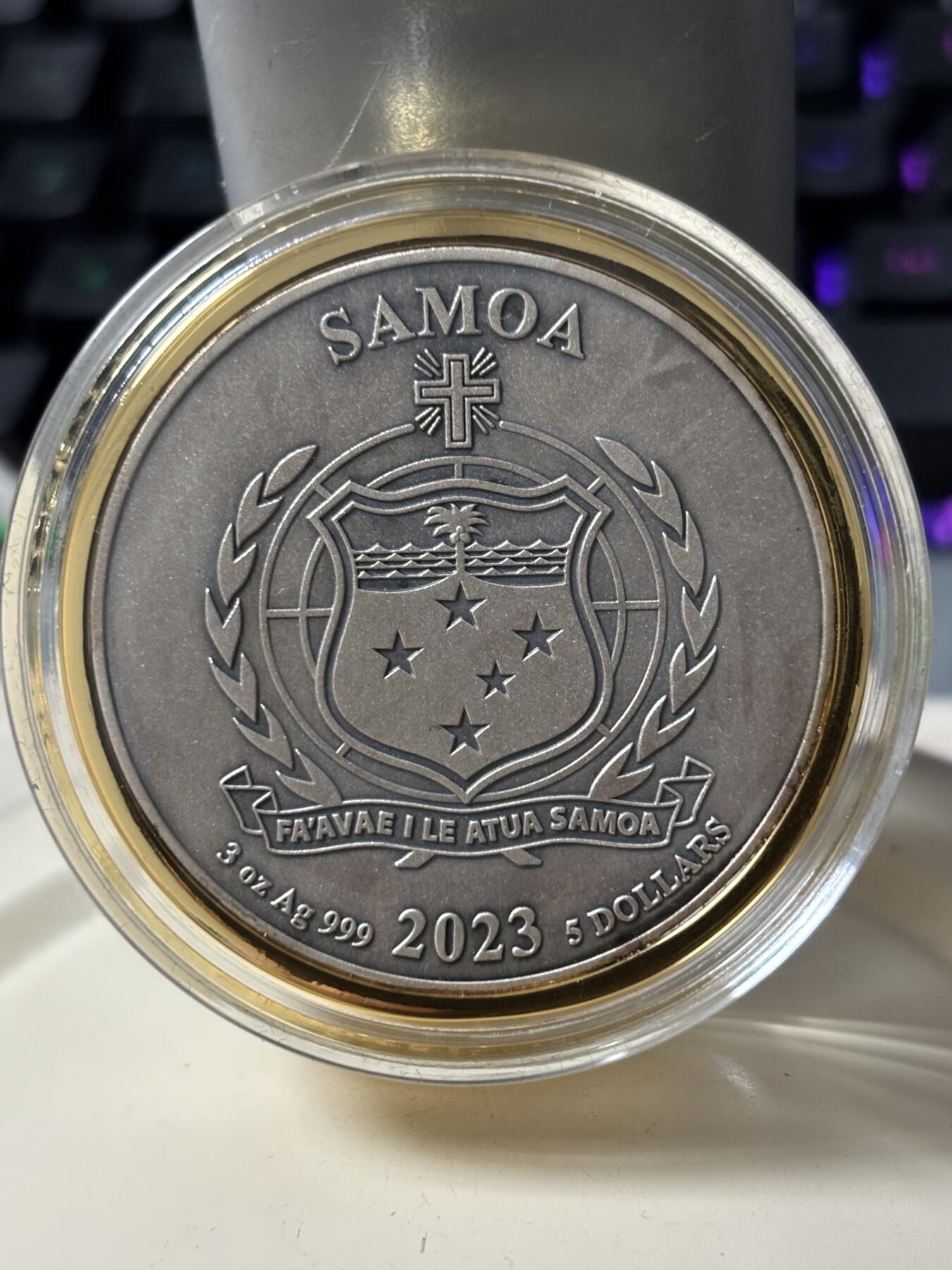 第185期拍卖  萨摩亚2023年指环王至尊魔戒3盎司仿古纪念银币。999银，发行量1499枚，有氧化