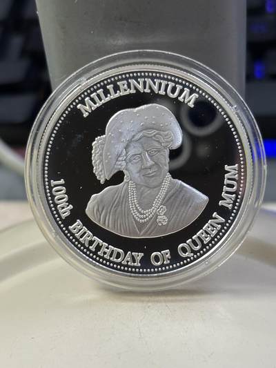 第184期拍卖 - 赞比亚2000年皇太后千禧年纪念银币，925银，20克，有氧化