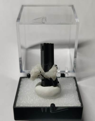 七河·世界钱币杂件水晶矿标小拍（总第30期） - 藏家出品X653 巴基斯坦黑碧玺矿物标本 盒子矿 本件拍品由合作藏家邮寄，库存编号168-9.