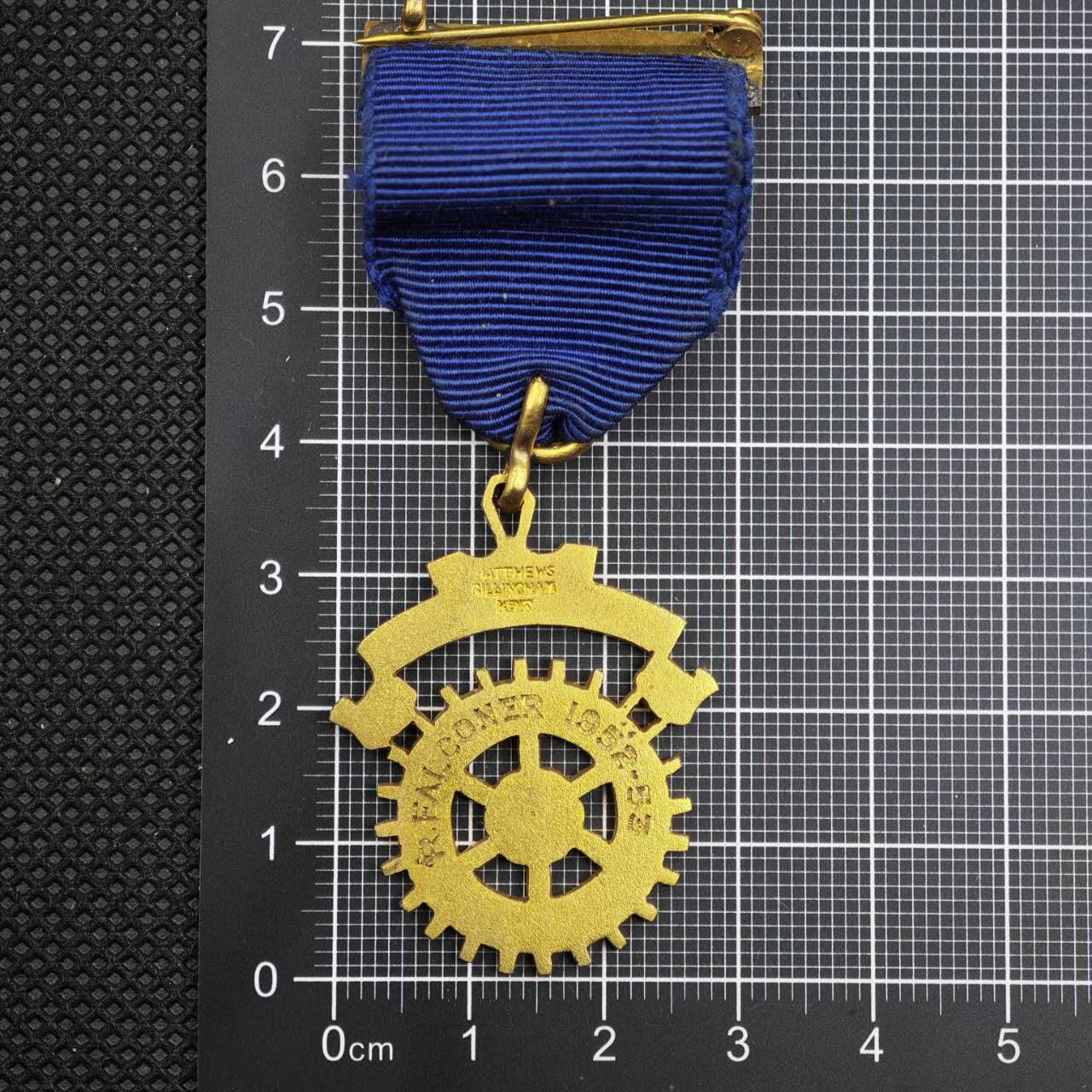 【淘币小摊】限时拍第八百二十三拍  纪念章场  满百包邮可预留两周  周一统一发货  扶轮社卸任社长纪念奖章