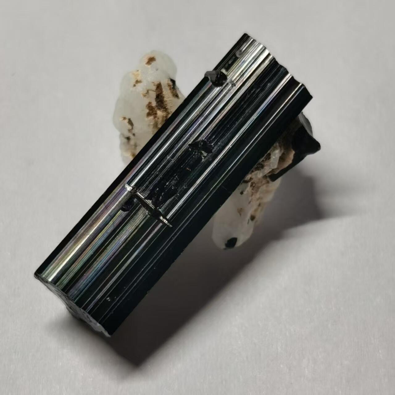 七河·世界钱币杂件水晶矿标小拍（总第30期） 藏家出品X653 巴基斯坦黑碧玺矿物标本 盒子矿 本件拍品由合作藏家邮寄，库存编号168-9.