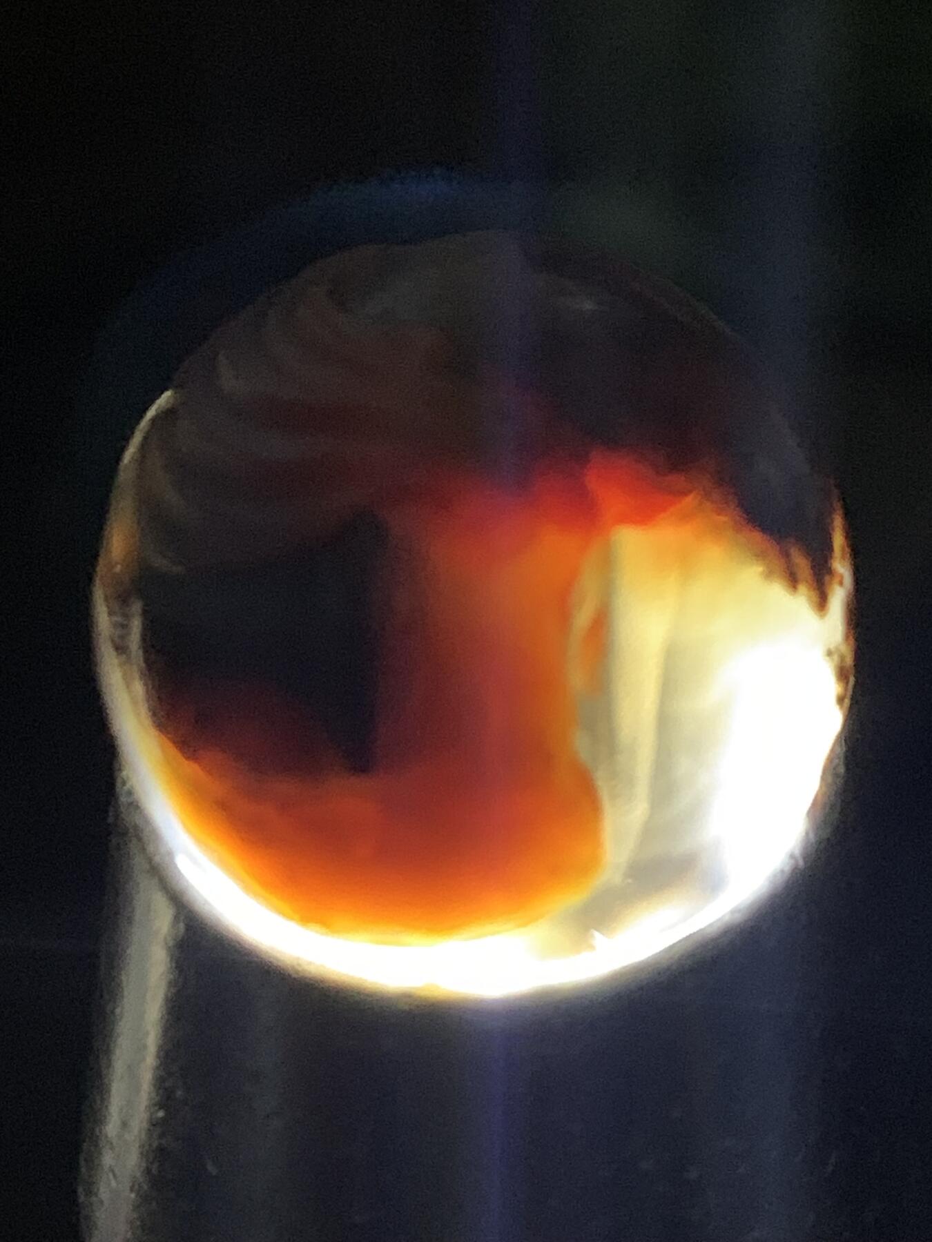 精美亚光战国红玛瑙手工俏色巧雕火烛珠一颗！