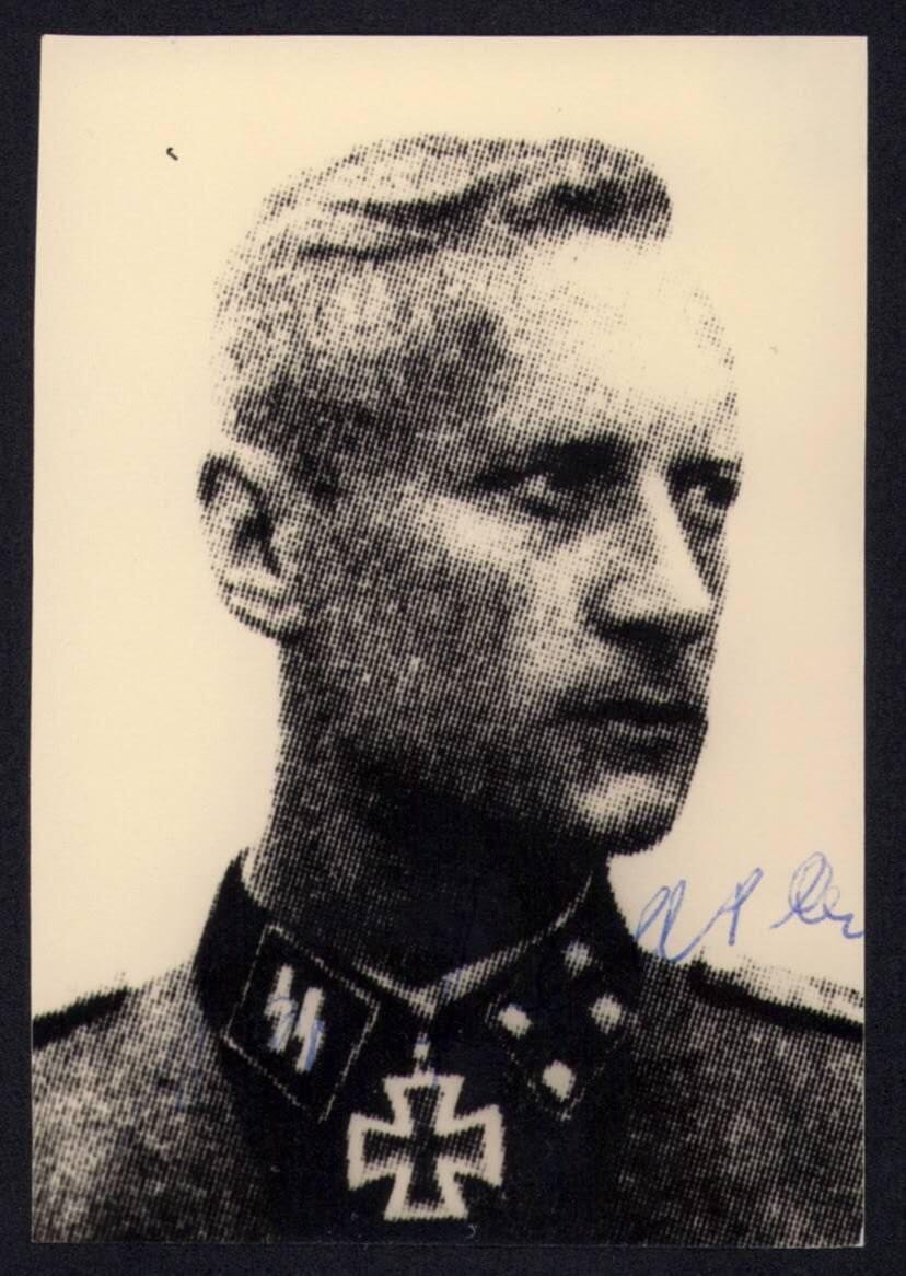 小驴勋章奖章收藏12月06日周六晚六点拍卖（珍爱和平，收藏战争，铭记历史，勿忘国耻，忠党爱国。有偿代拍，送拍规则在简介最后，参拍须阅读规则后再参拍，关系到运费包装发货时效真假辨别等关键信息，拍卖时不再发原图，看大图店主微信码在拍卖店铺介绍里） 金近战橡叶骑铁Max Hansen战后亲签