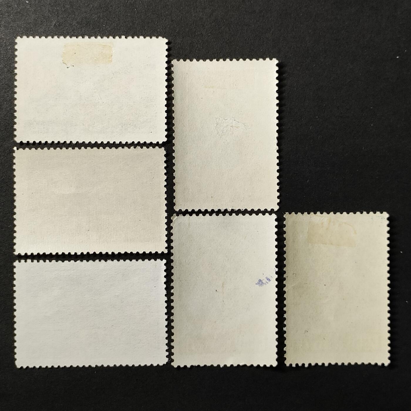 ↓君缘收藏672期☞钱币邮品↓无佣金、可寄存、满30元包邮  苏联邮票，1961年“飞船4号”和“飞船5号”卫星发射·太空狗斯约斯多奇卡和切尔努什卡邮票2全，随机发一套