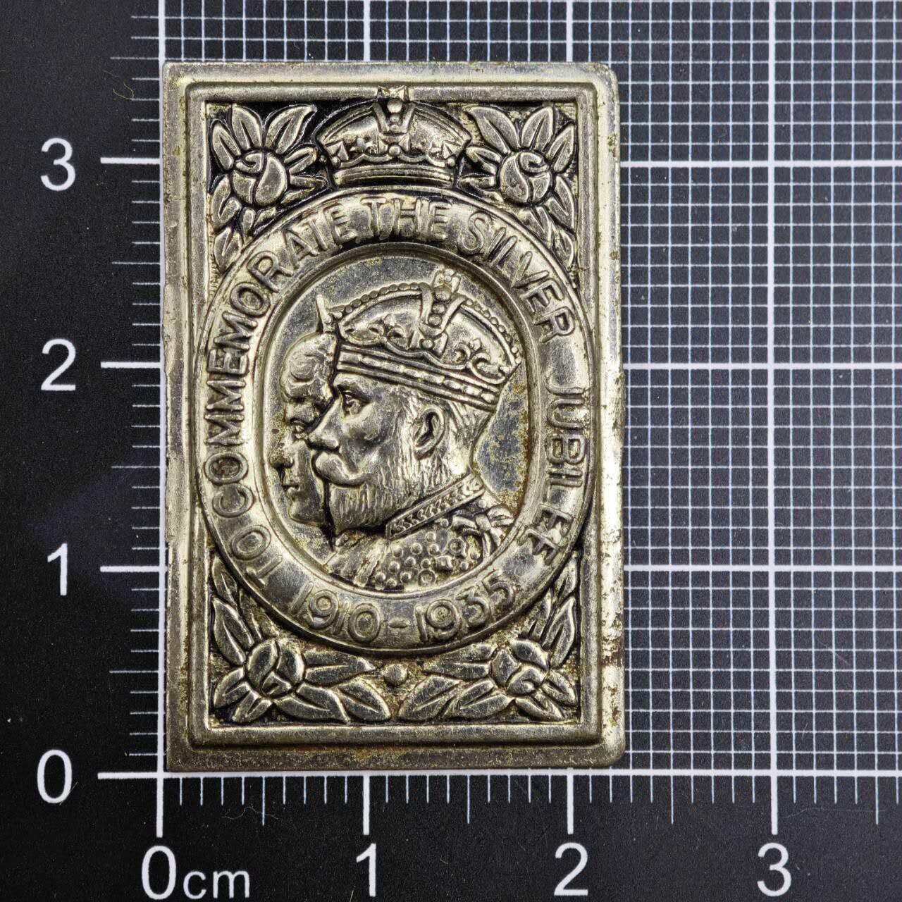 【淘币小摊】限时拍第八百二十三拍  纪念章场  满百包邮可预留两周  周一统一发货   英国1935年乔治五世登基银禧纪念章