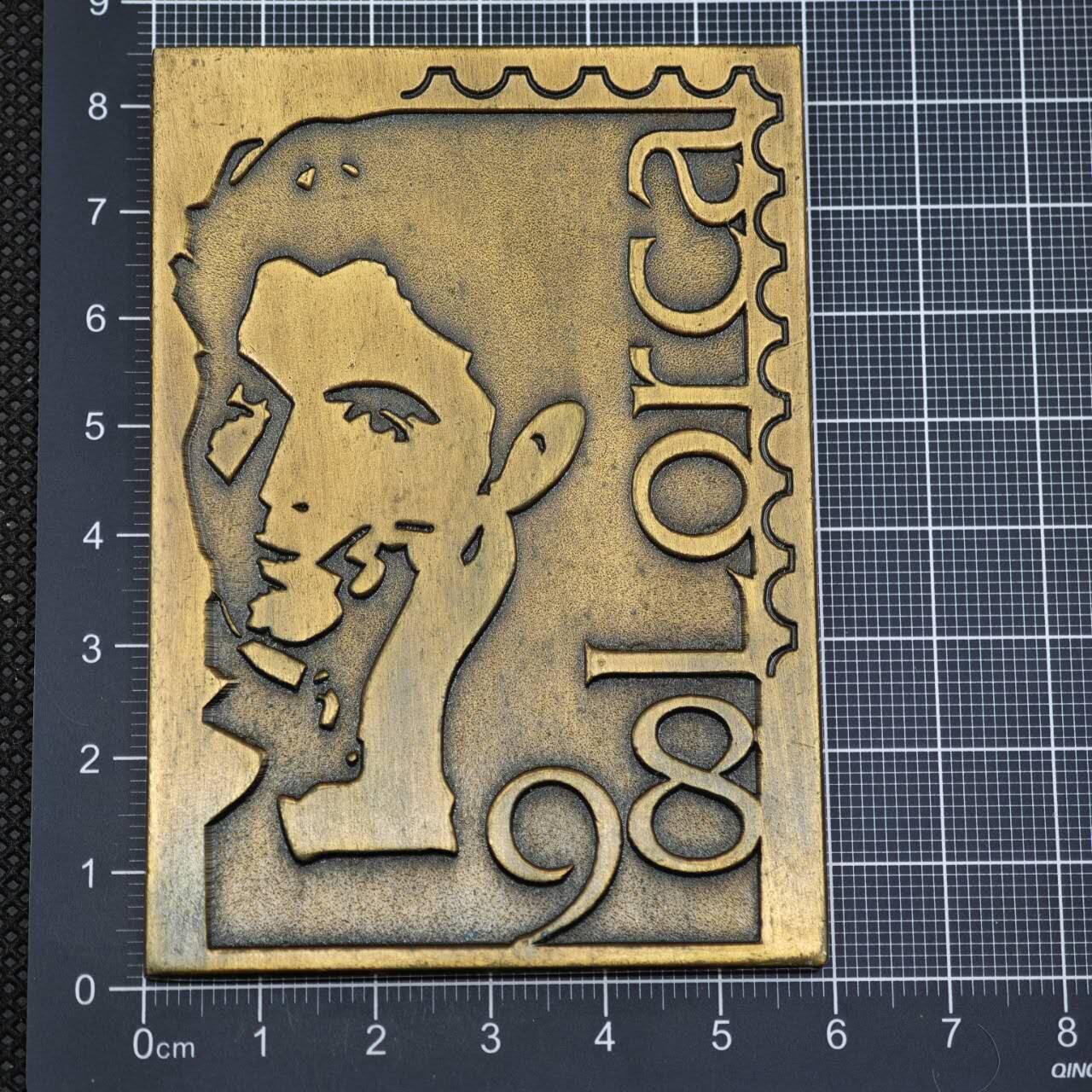 【淘币小摊】限时拍第八百二十三拍  纪念章场  满百包邮可预留两周  周一统一发货   格林纳达1998年纪念章