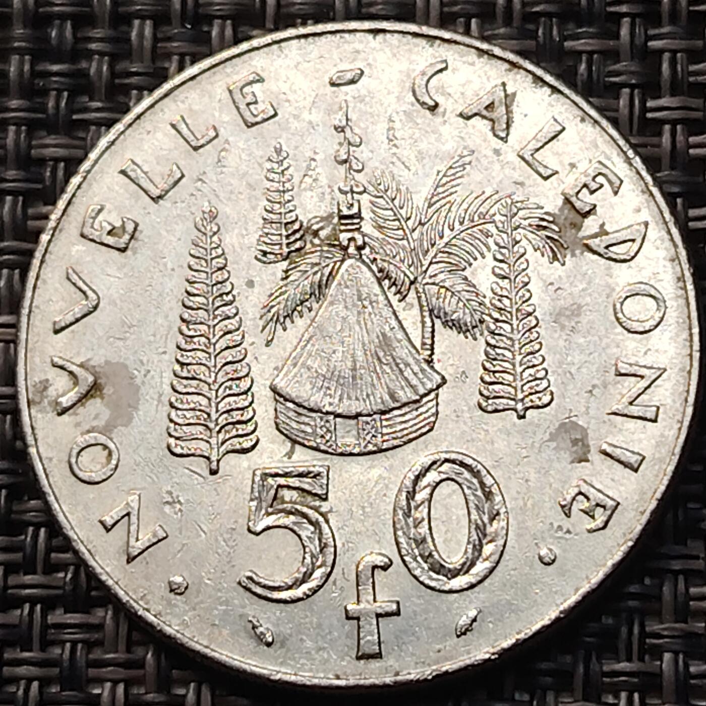 布加迪🐬～世界钱币(上海)🌾第 263 期 /  各国套币和散币 新克里多尼亚 1983年 50法郎镍币