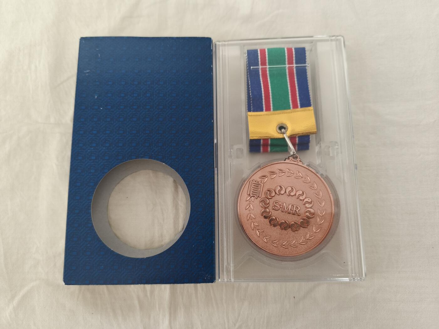 海外回流精品拍卖12.14 原盒全新埼玉县陆上竞技奖牌一枚