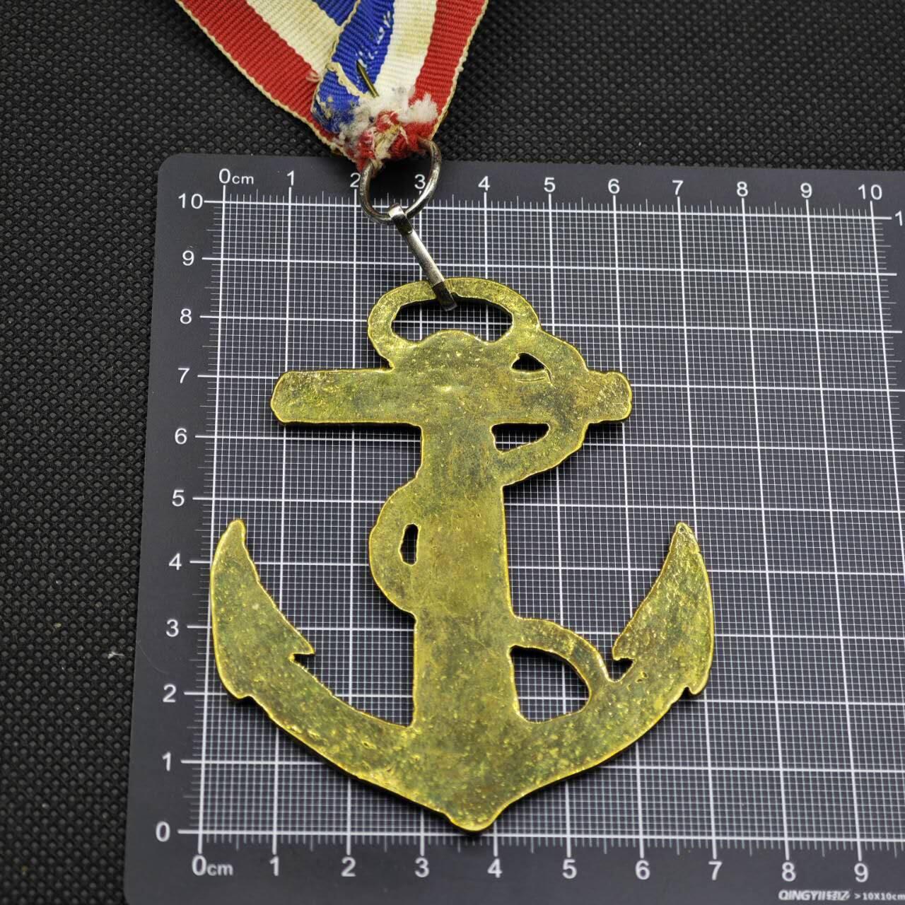 【淘币小摊】限时拍第八百二十三拍  纪念章场  满百包邮可预留两周  周一统一发货   海军船锚徽章