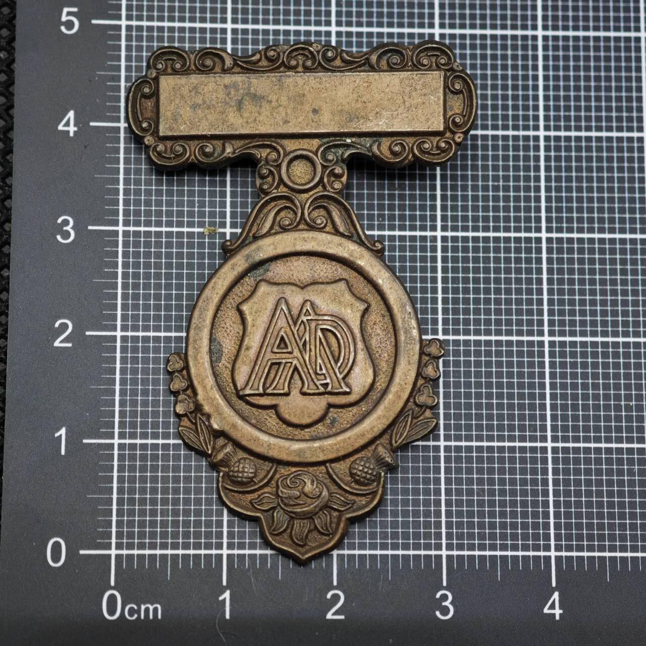 【淘币小摊】限时拍第八百二十三拍  纪念章场  满百包邮可预留两周  周一统一发货   “AD”组织纪念徽章