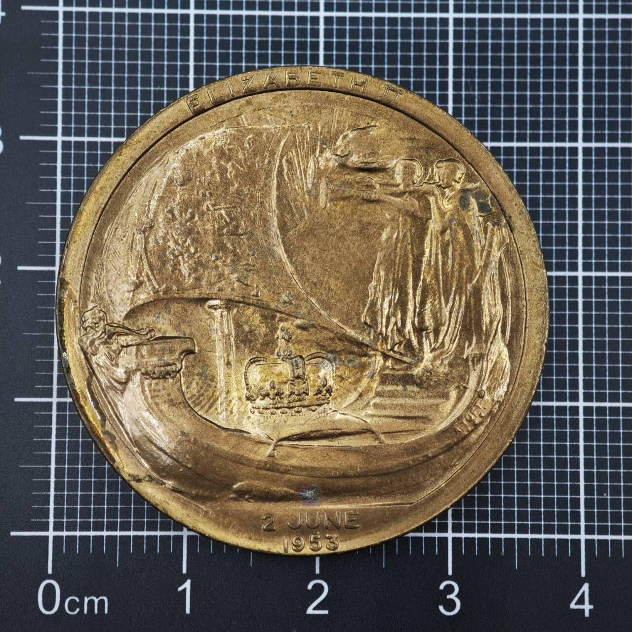 【淘币小摊】限时拍第八百二十三拍  纪念章场  满百包邮可预留两周  周一统一发货   英国1953年伊丽莎白二世女王加冕纪念章