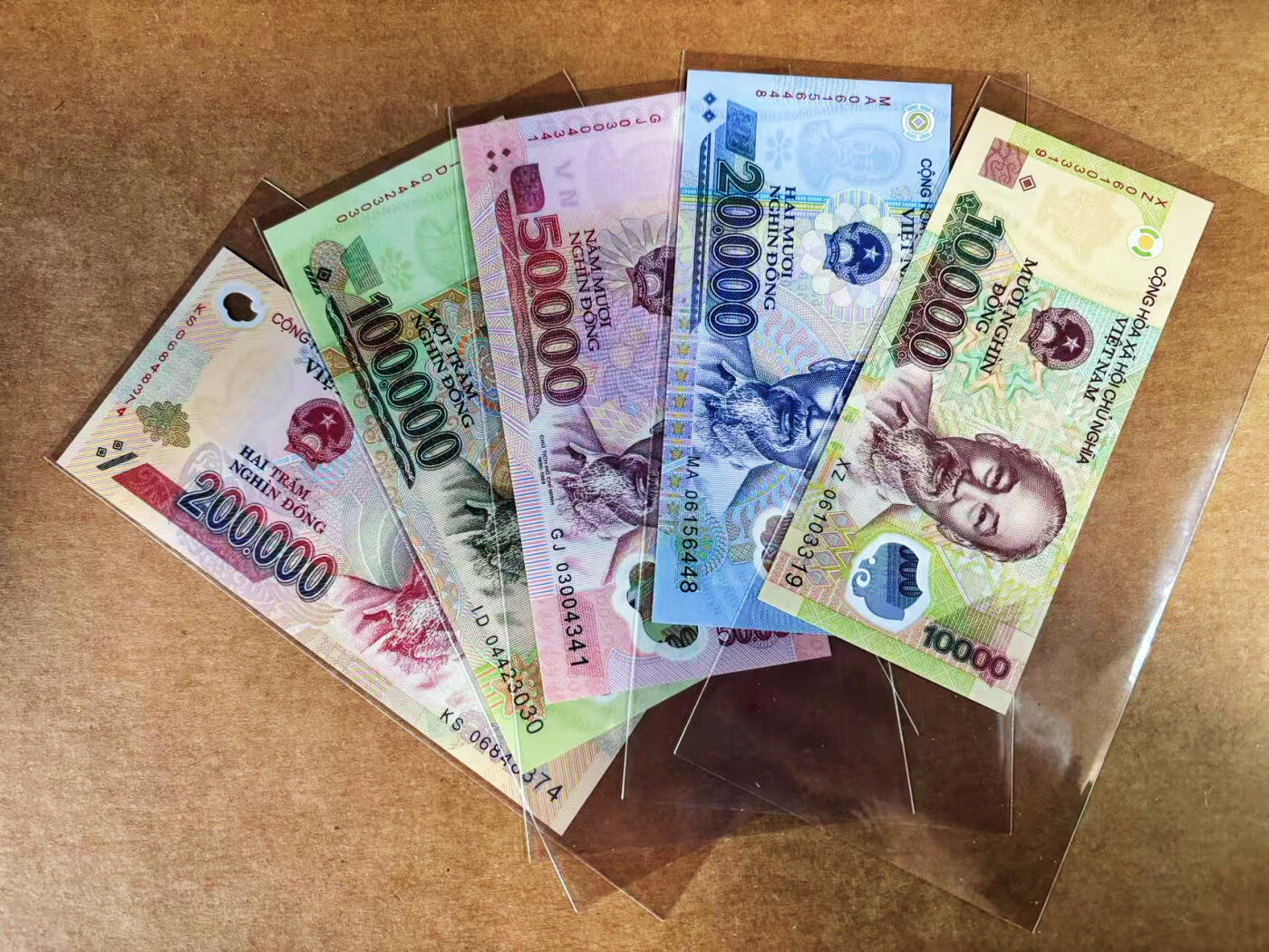 【Blue Auction】世界纸币精拍第759期——18级TOP拍卖/信誉/品质/专业/高效💫 【一组5张】越南 1万-20万盾 塑料钞 全新UNC