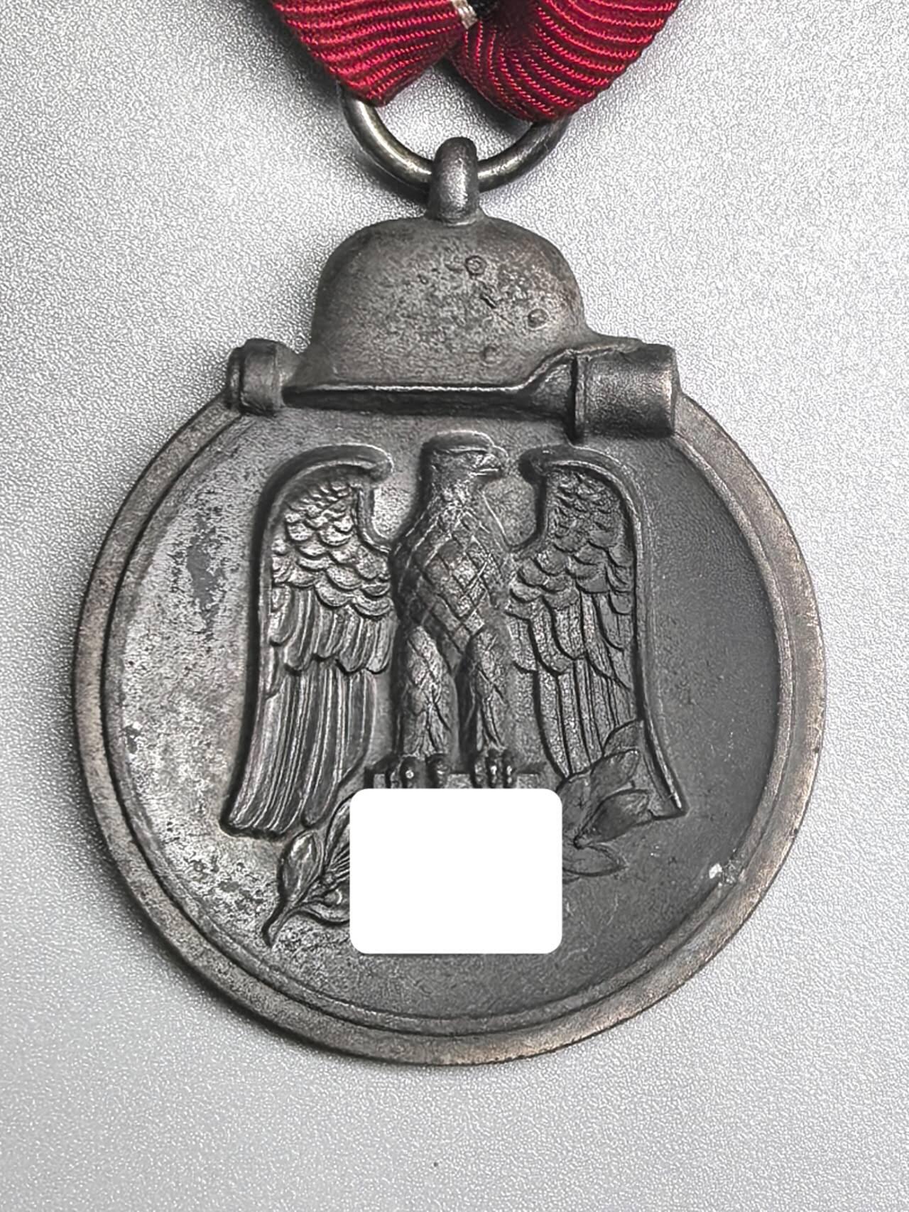 小驴勋章奖章收藏12月06日周六晚六点拍卖（珍爱和平，收藏战争，铭记历史，勿忘国耻，忠党爱国。有偿代拍，送拍规则在简介最后，参拍须阅读规则后再参拍，关系到运费包装发货时效真假辨别等关键信息，拍卖时不再发原图，看大图店主微信码在拍卖店铺介绍里） 得3东线冬季作战奖章（冻肉），锌合金铸造