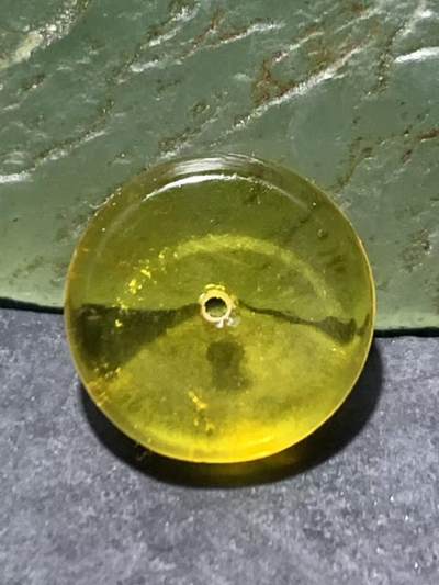 精美天然乌克兰蜜蜡随形小平安扣一个， - 精美天然乌克兰蜜蜡随形小平安扣一个，