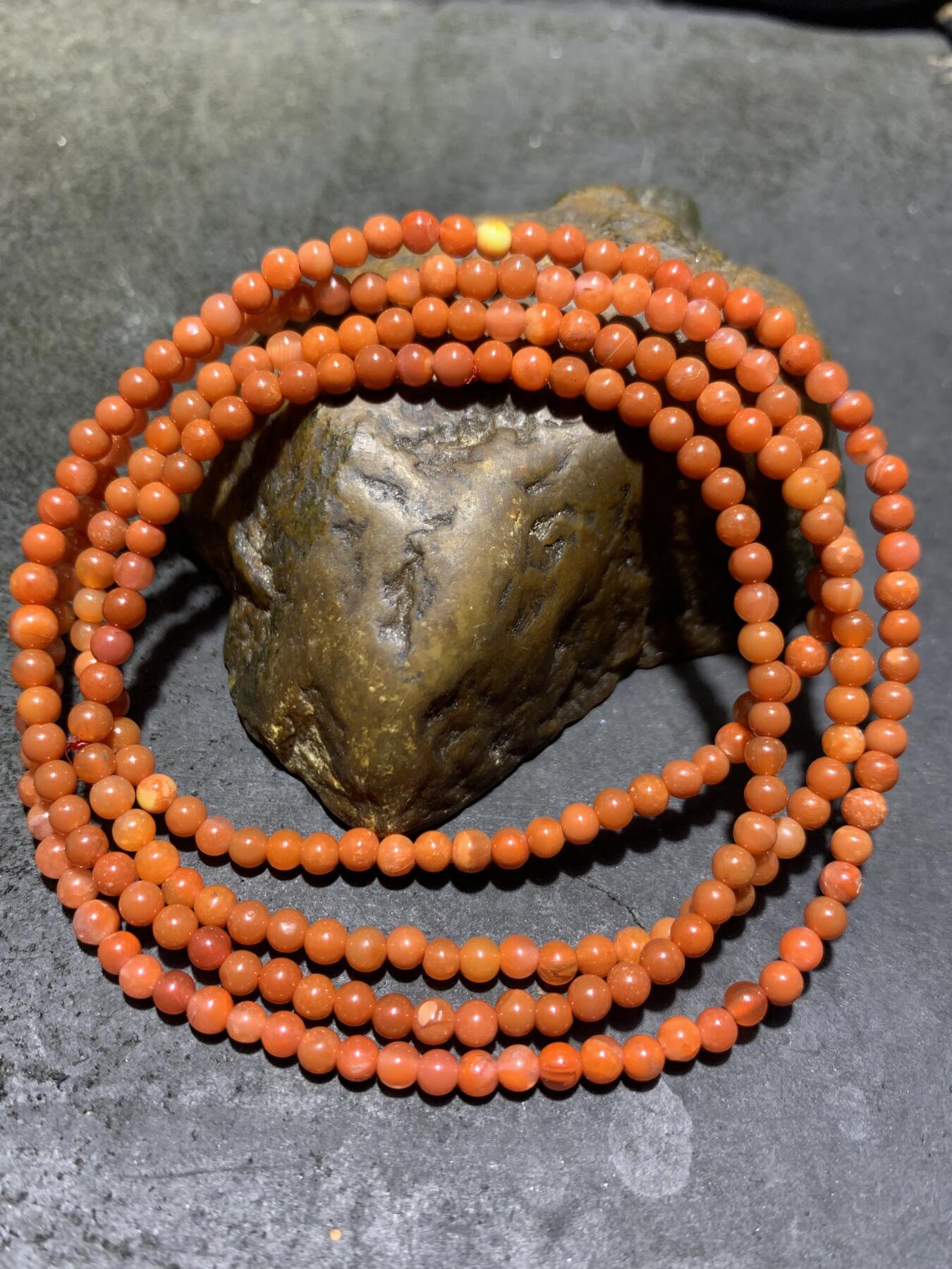 川料南红玛瑙柿子红小米珠手串一条，