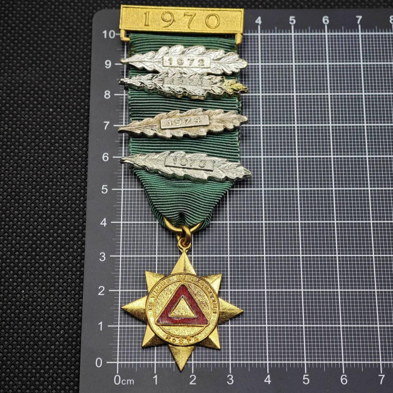 【淘币小摊】限时拍第八百二十三拍  纪念章场  满百包邮可预留两周  周一统一发货    1973年安全驾驶竞赛奖章