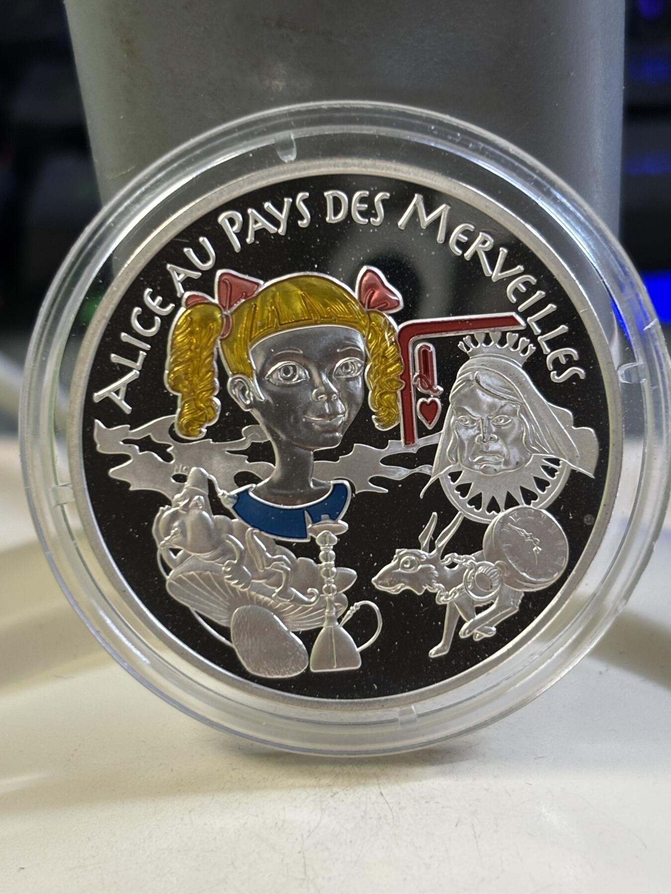 第184期拍卖 法国2003年童话系列匹诺曹彩色纪念银币3，900银，22.2克银价277