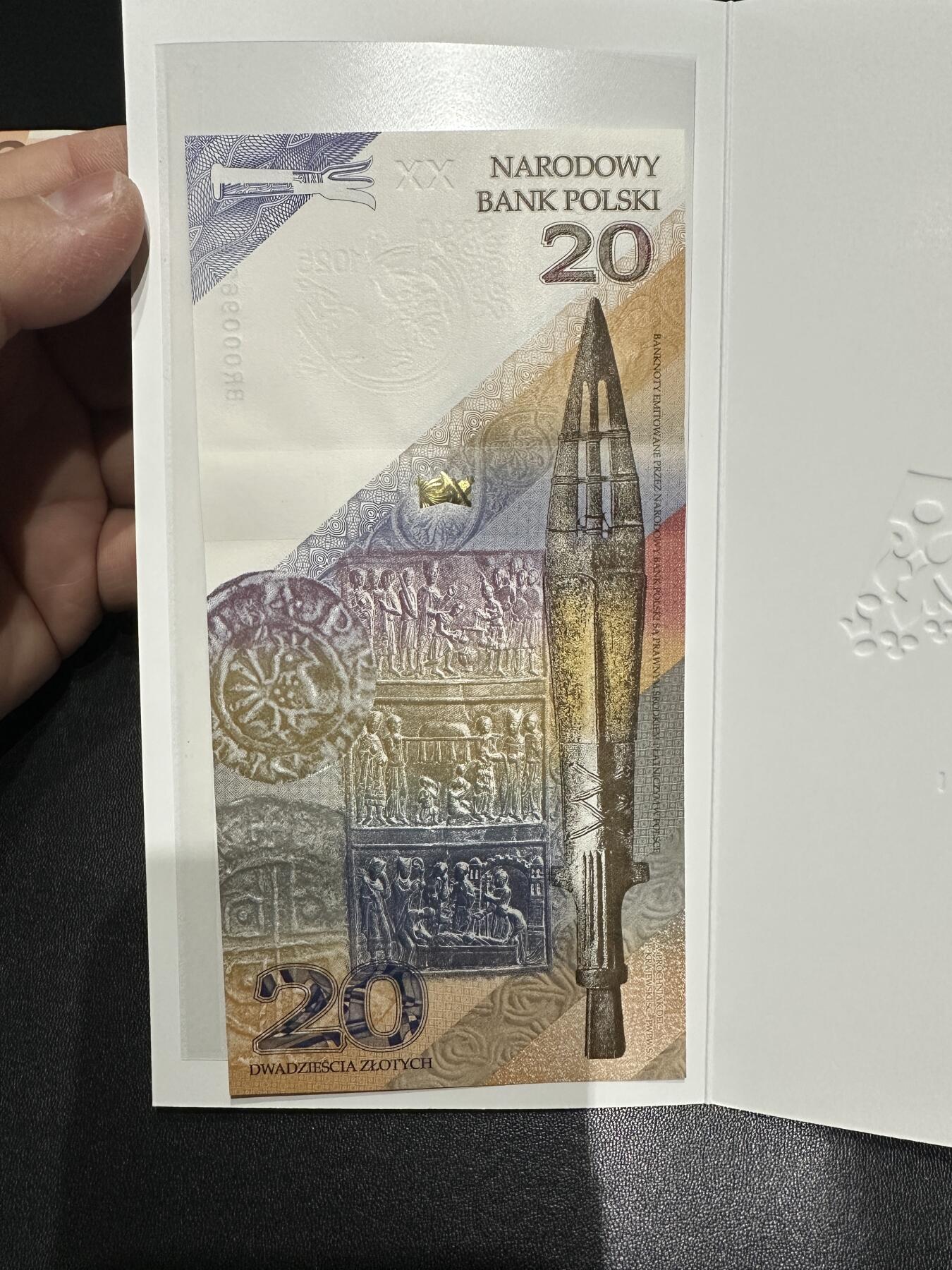 《外钞收藏家》第五百九十一期（畅拍场）（本平台长期征集拍品、欢迎藏友们联系合作） 2025年波兰20纪念钞 9623千位号 带原装册子