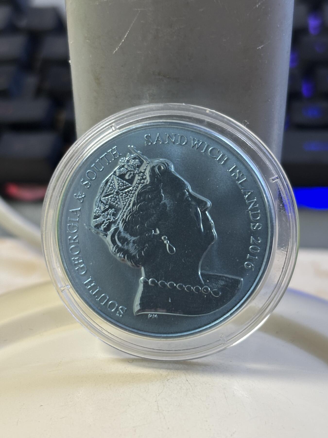 第184期拍卖 南乔治亚与南桑威奇群岛 2016 2磅 海洋-暮光区 青钛币 10g 36.1mm 发行量7500枚 市场价350