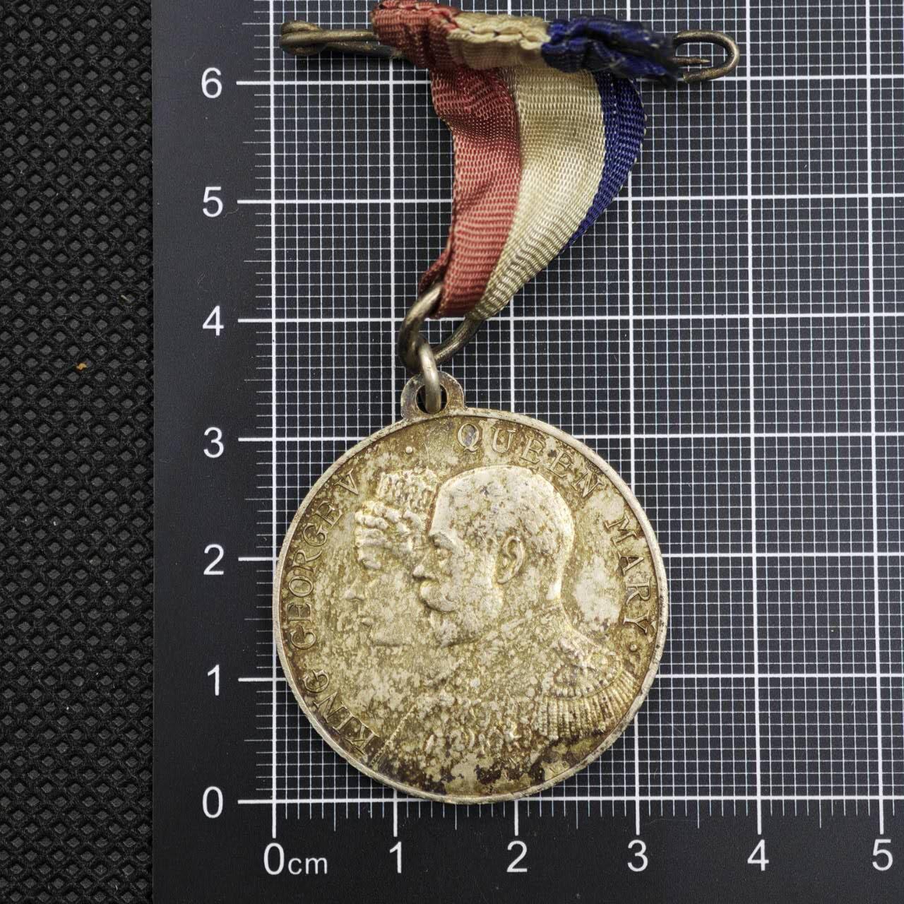 【淘币小摊】限时拍第八百二十三拍  纪念章场  满百包邮可预留两周  周一统一发货   英国1935年乔治五世登基银禧纪念章