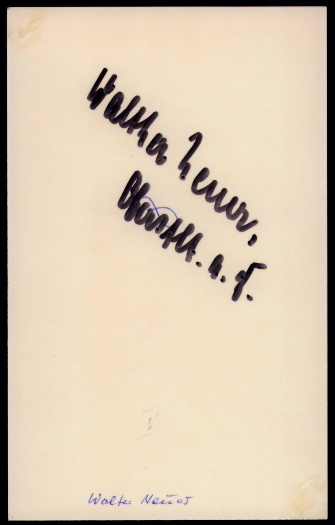 小驴勋章奖章收藏12月06日周六晚六点拍卖（珍爱和平，收藏战争，铭记历史，勿忘国耻，忠党爱国。有偿代拍，送拍规则在简介最后，参拍须阅读规则后再参拍，关系到运费包装发货时效真假辨别等关键信息，拍卖时不再发原图，看大图店主微信码在拍卖店铺介绍里） 装甲指挥官Walther Neuer 战后正反面双亲签