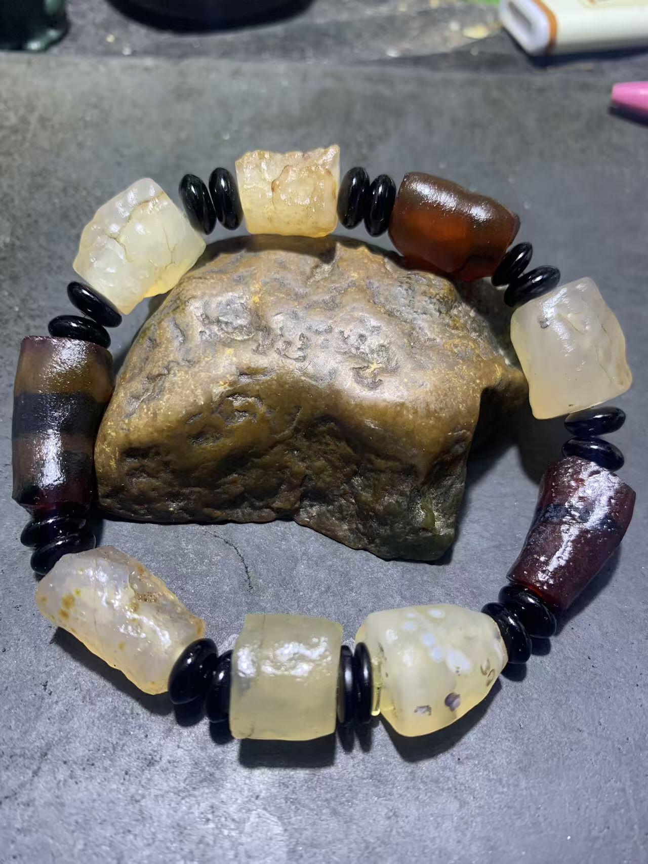 精美戈壁天然管状玛瑙原石手串一条，