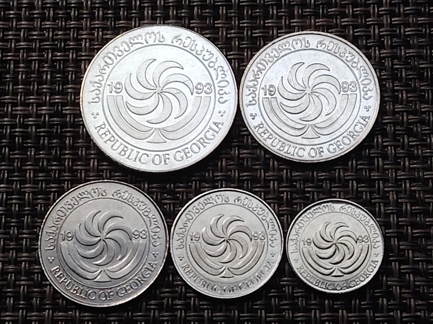 布加迪🐬～世界钱币(上海)🌾第 263 期 /  各国套币和散币