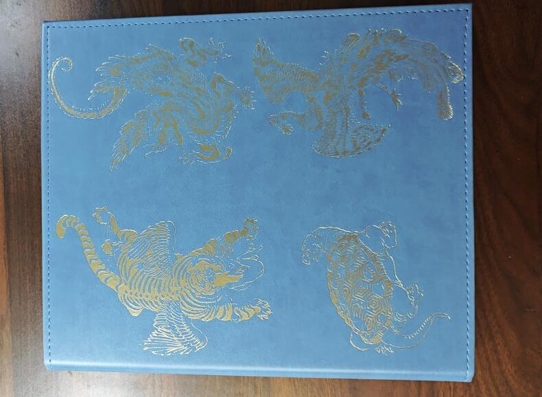 白泽拍卖卡牌手绘专场第29期（忽有故人心上过，回首山河已是秋） 2024 李云中山海经 粗闪&普卡全套 粗闪主套卡171张 解锁24张 双面卡1张 3D卡2张 四大天王4张 五猴5张；普卡主套卡180张 普卡解锁11张 彩闪3张 卡头卡尾2张 保护卡2张 共405张 带山海经卡册