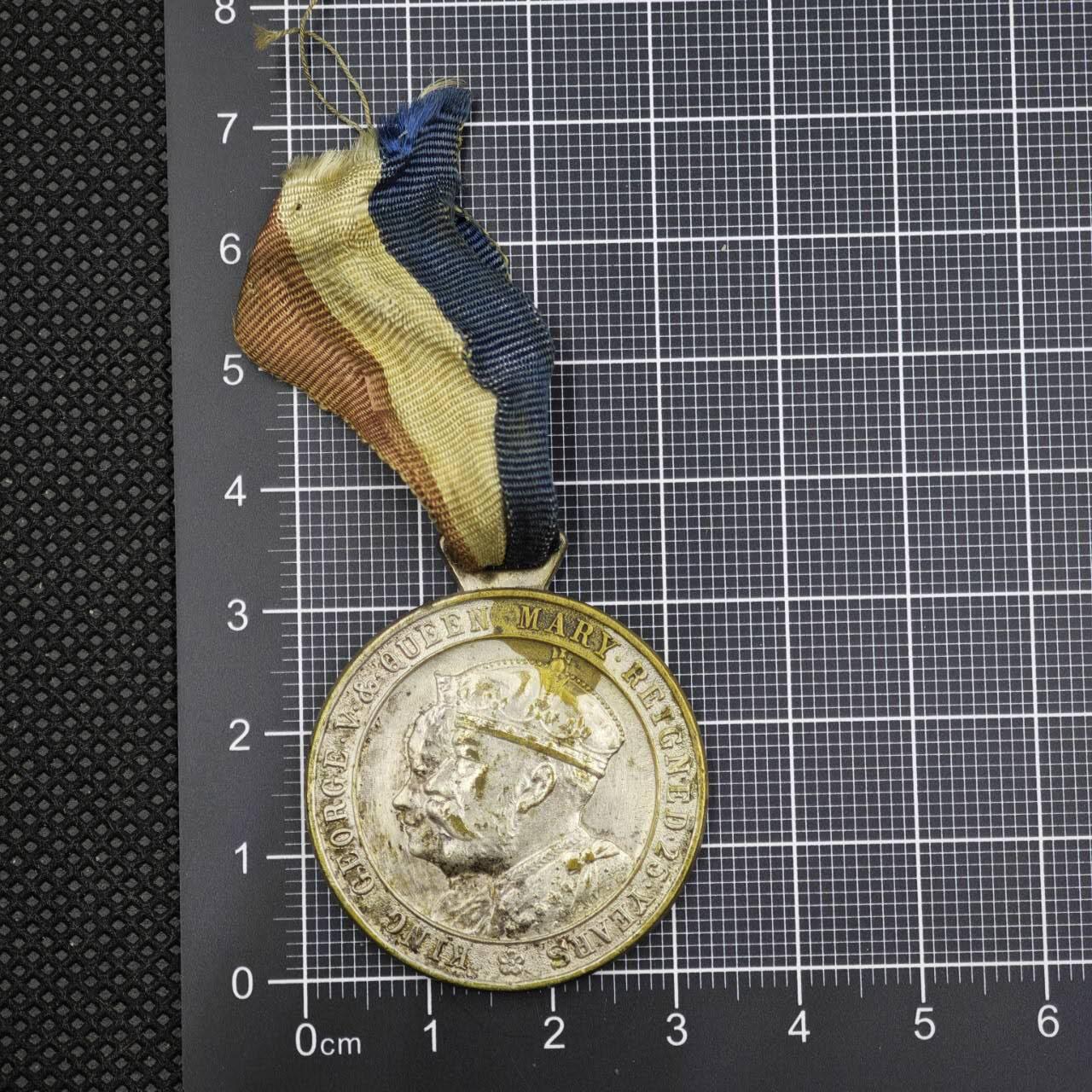 【淘币小摊】限时拍第八百二十三拍  纪念章场  满百包邮可预留两周  周一统一发货   英国1935年乔治五世登基25周年纪念章