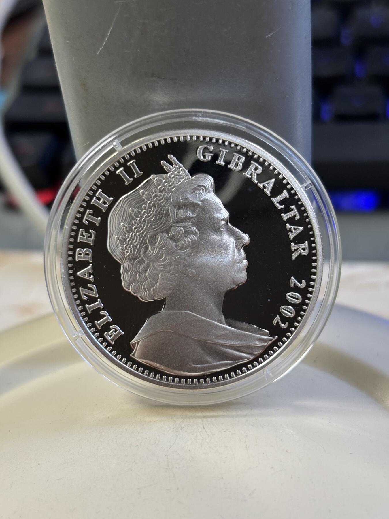 第184期拍卖 直布罗陀2002年彼得兔诞生彩色克朗精制纪念银币，925银，28.28克银价363，发行10000枚