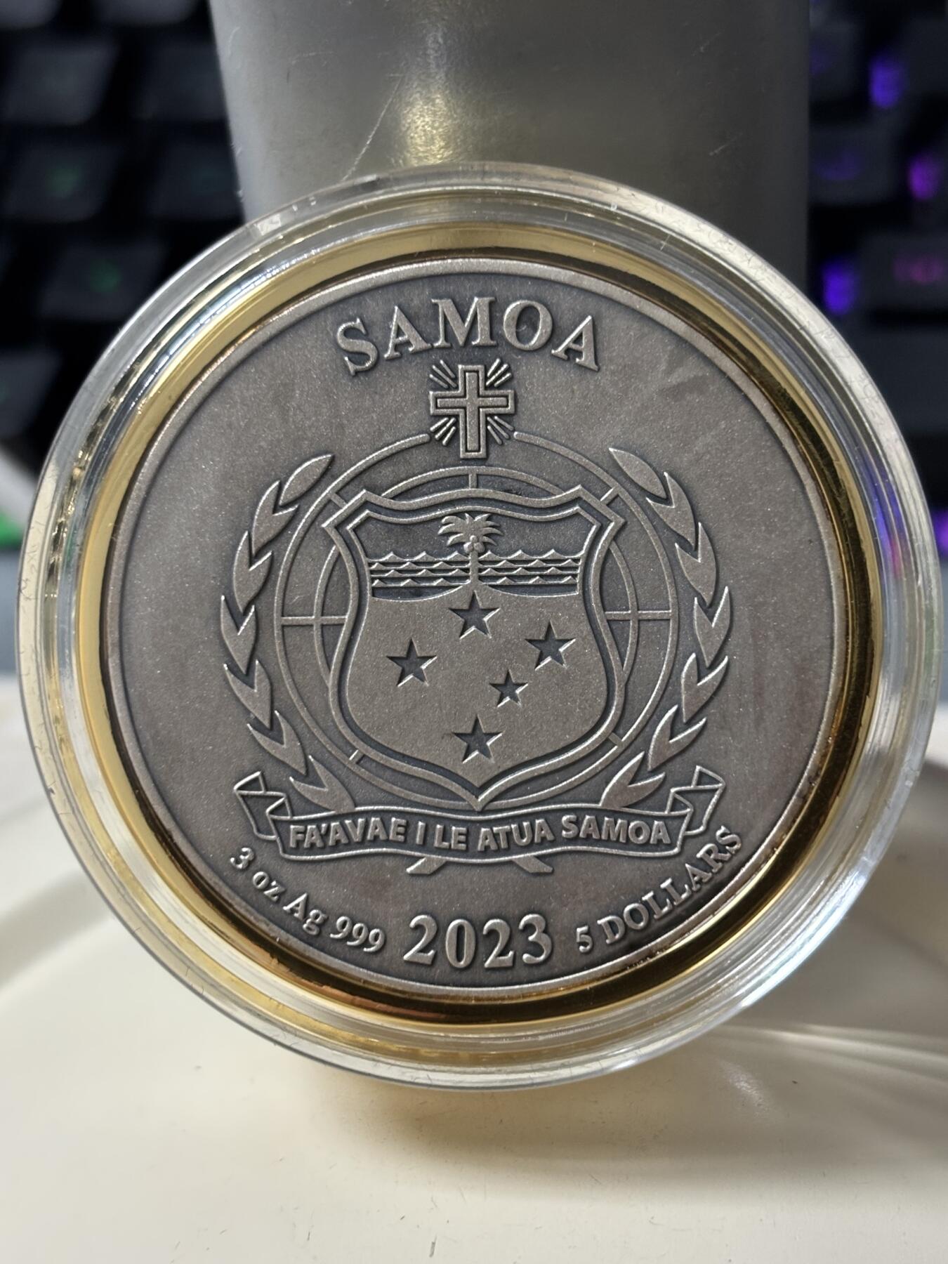 第185期拍卖  萨摩亚2023年指环王至尊魔戒3盎司仿古纪念银币。999银，发行量1499枚，有氧化