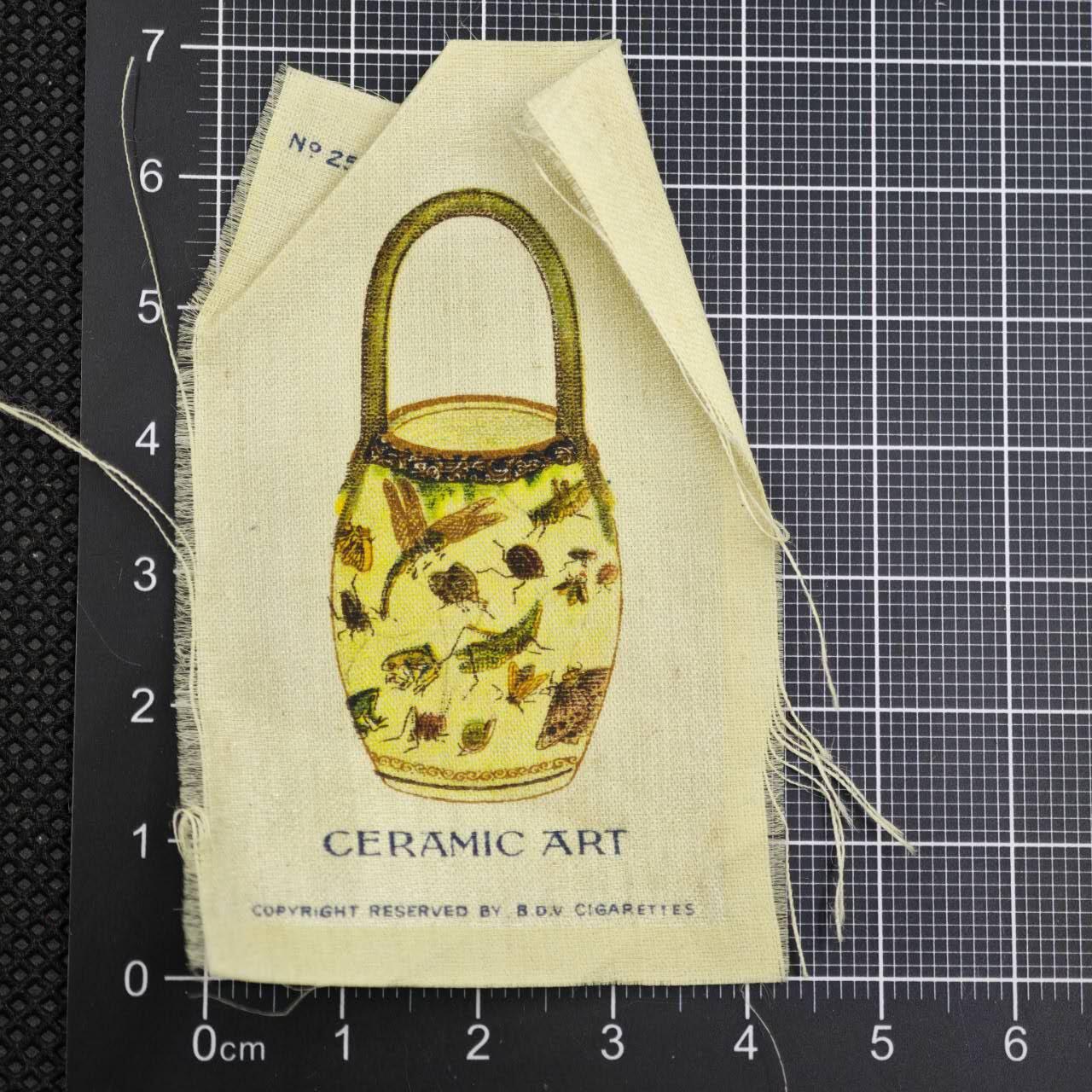 【淘币小摊】限时拍第八百二十三拍  纪念章场  满百包邮可预留两周  周一统一发货   英国印刷布经典花瓶 