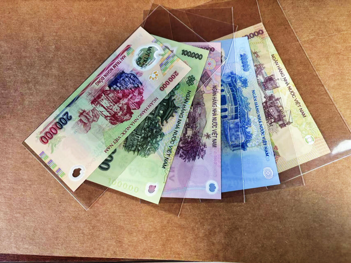 【Blue Auction】世界纸币精拍第759期——18级TOP拍卖/信誉/品质/专业/高效💫 【一组5张】越南 1万-20万盾 塑料钞 全新UNC